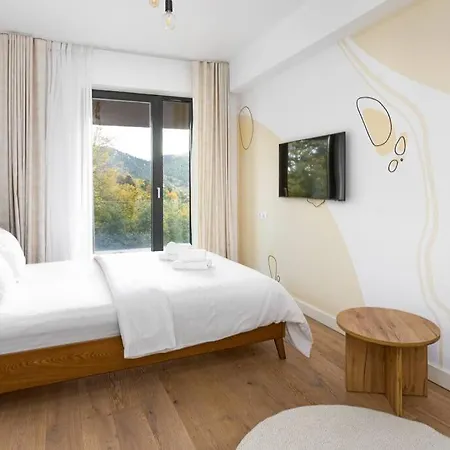 Mirador - Designer 2-bedroom With Views Of The Old Town And Tampa Mountain *