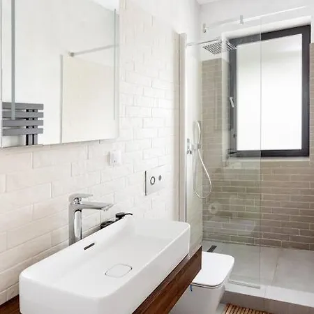 Mirador - Designer 2-bedroom With Views Of The Old Town And Tampa Mountain *