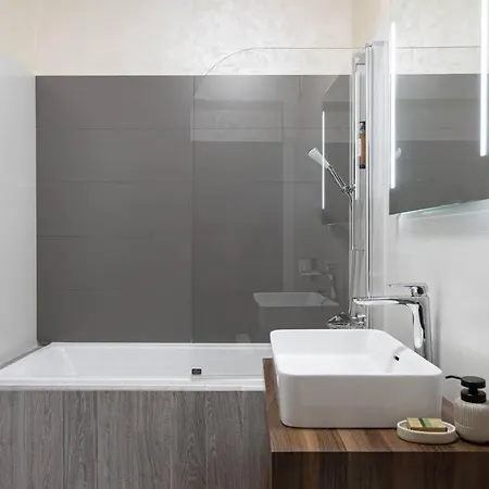 Mirador - Designer 2-bedroom With Views Of The Old Town And Tampa Mountain * Braşov